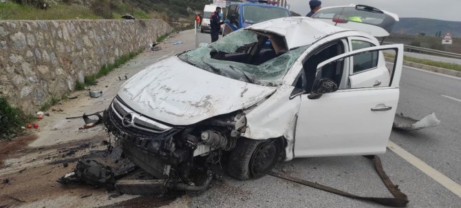 İ̇zmir’de Feci Kaza: 2 Ölü, 1 Ağır Yaralı