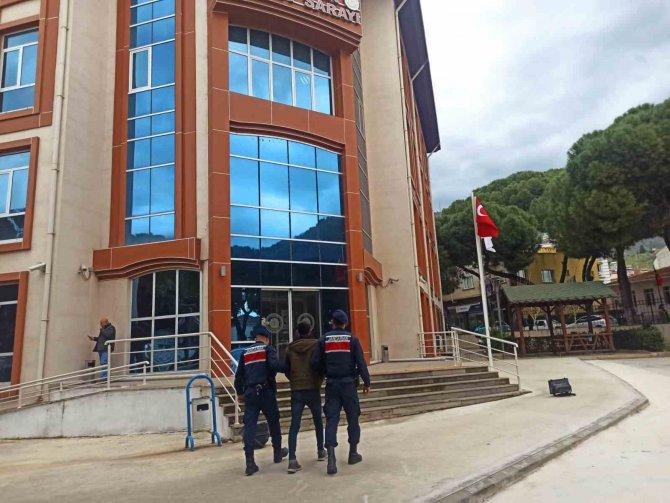 İ̇zmir’de Jasat Timleri Firari Suçlu Avında: 9 Hükümlü Yakalandı