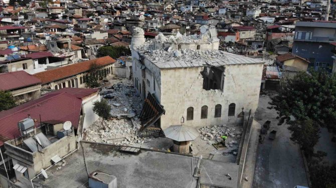 Depremde Enkaz Altında Kalan Tarihi Eserleri Titizlikle İnceliyorlar