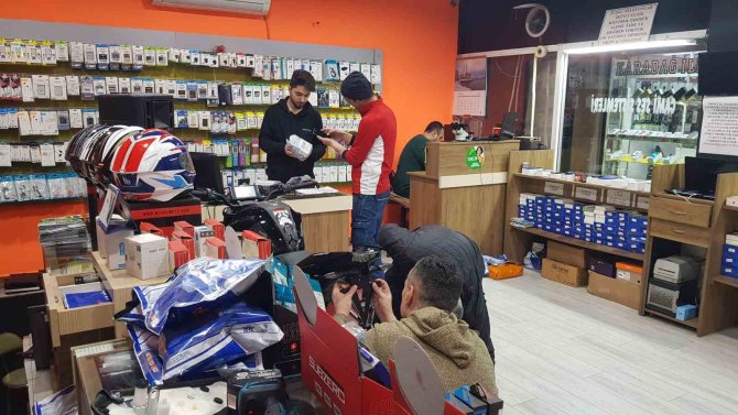 Deprem Tuşlu Telefonların Satışını Artırdı