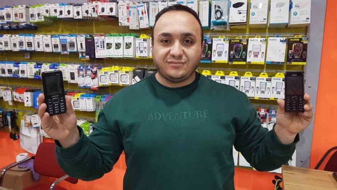 Deprem Tuşlu Telefonların Satışını Artırdı