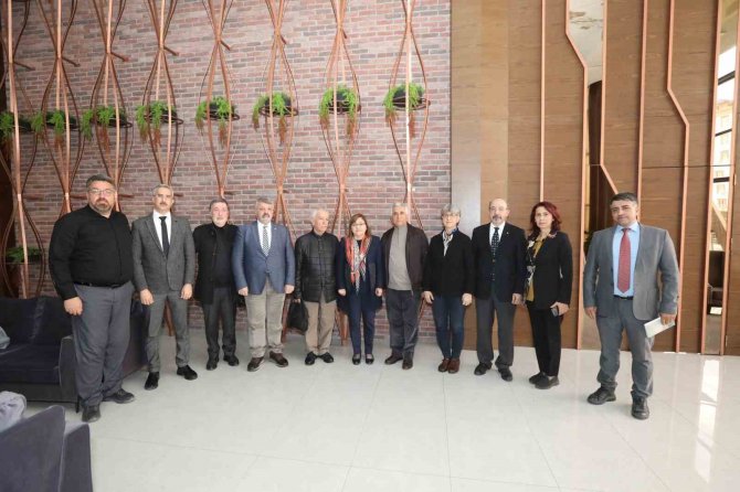 Gaziantep’te Depremde Hasar Alan Tarihi Yapılar İçin Bilim Kurulu Toplandı