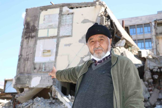 Yıkılan Binadan Dikkat Çeken Görüntü: Raftaki Fincanlar Olduğu Gibi Kaldı