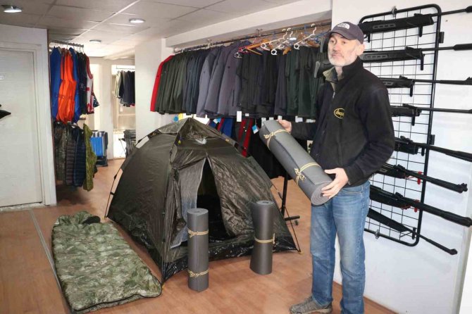 Deprem Korkusu, Çadır Ve Uyku Tulumuna Talebi Artırdı