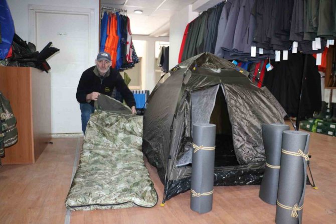 Deprem Korkusu, Çadır Ve Uyku Tulumuna Talebi Artırdı