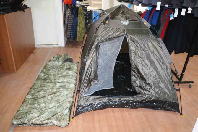 Deprem Korkusu, Çadır Ve Uyku Tulumuna Talebi Artırdı