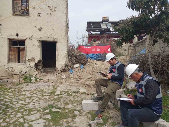 Akdeniz Üniversitesi Ekipleri Deprem Hasar Tespit Çalışmalarına Destek Verdi
