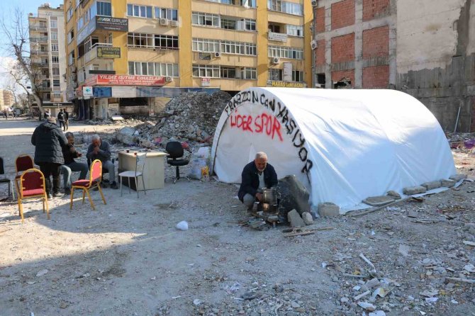 Kurduğu Çadırla Farkındalık Oluşturmaya Çalıştı