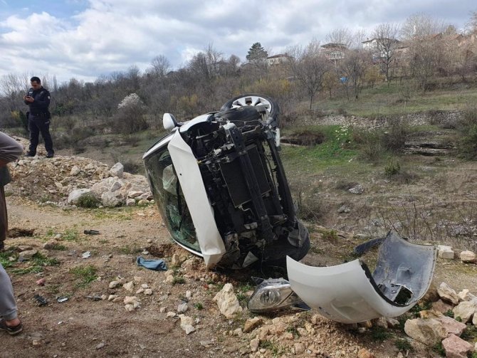 Depremzede Sürücü Aracıyla 8 Metre Yükseklikten Düştü