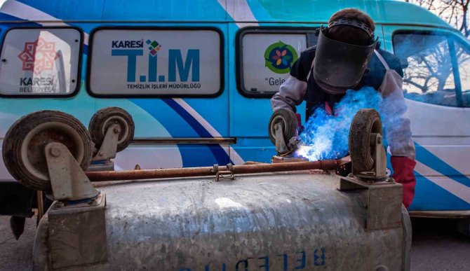 Karesi’de 1 Yılda 900 Yeni Çöp Konteynırı Dağıtıldı