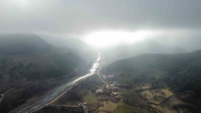 Ilgaz Dağı’nın Eteklerinde Mest Eden Sis Manzarası