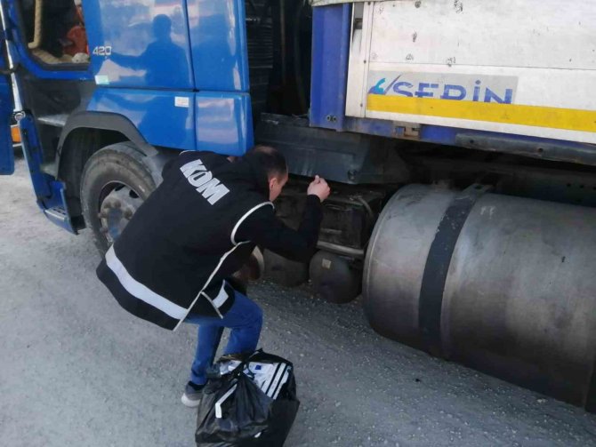 Konya’da 2 Bin 500 Paket Kaçak Sigara Ele Geçirildi
