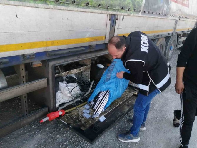 Konya’da 2 Bin 500 Paket Kaçak Sigara Ele Geçirildi