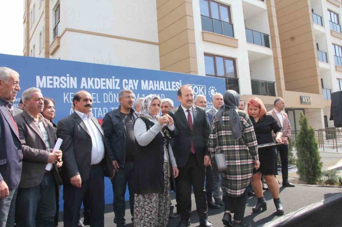Mersin’deki Toki̇ Konutlarında Hak Sahipleri Evlerine Kavuştu