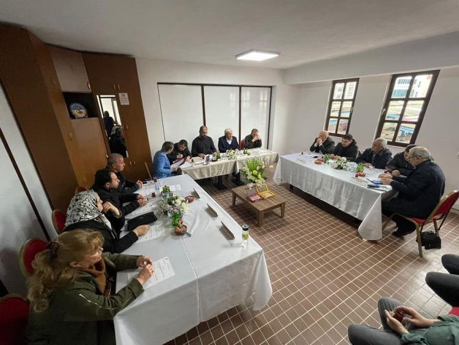 Geçici Belediye Binasında İlk Toplantı Yapıldı