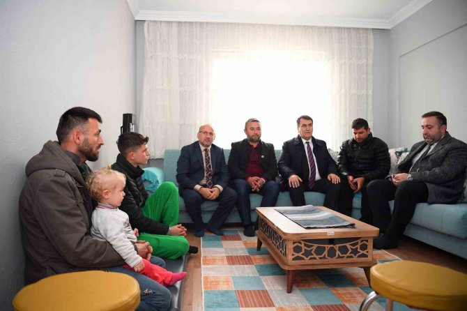 Başkan Dündar’dan Depremzede Ailelere Ziyaret