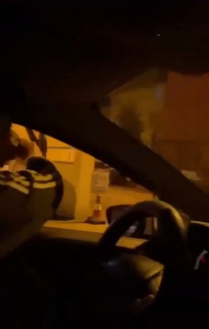 Pendik’te Maganda Genç Araç Camından Rastgele Ateş Açtı