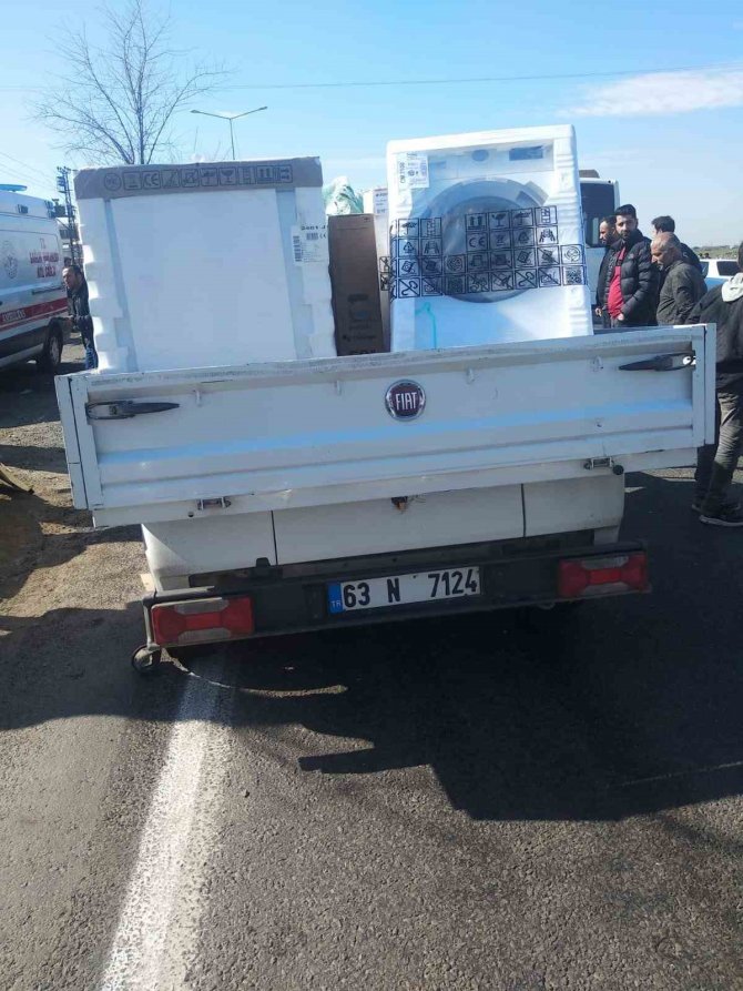 Kamyona Çarpan Aracın Sürücüsü Hayatını Kaybetti