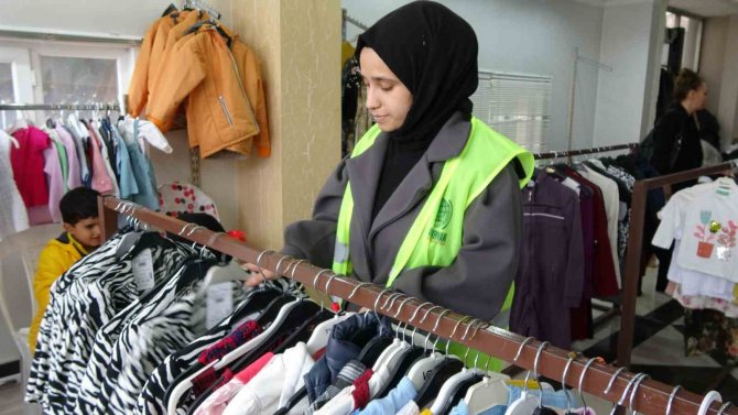 Siirt’te Depremzedelere Yönelik Destekler Sürüyor