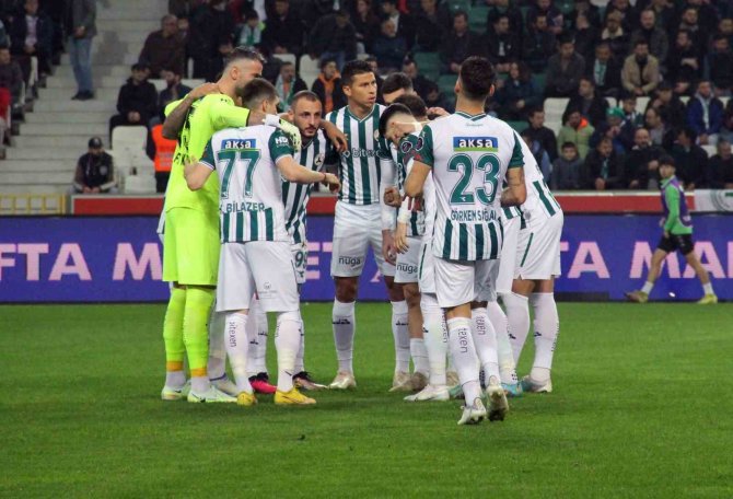 Spor Toto Süper Lig: Giresunspor: 2 - Fatih Karagümrük: 2 (Maç Sonucu)