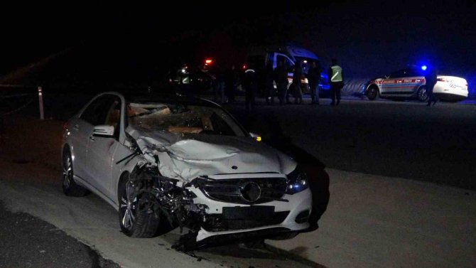 Uşak’ta Otomobil Motosikletle Çarpıştı: 2 Ölü