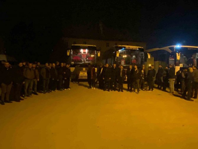 Vanlı 132 Gönüllü Öğretmen Destek İçin Deprem Bölgesine Gitti