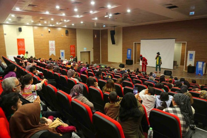 Tuşba Belediyesinden Depremzedeler İçin Etkinlik