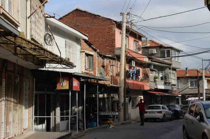 12 Yıl Önce Acil Kentsel Dönüşüm Kararı Alınan 5 Mahallede, Bir Çivi Bile Çakılmadı