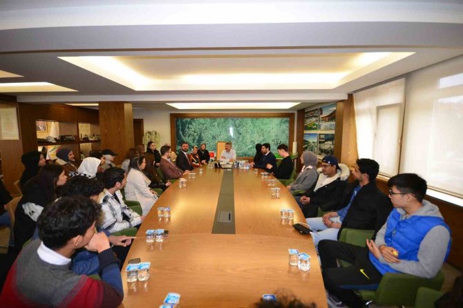 43 Yabancı Öğrenciden Başkan Akçadurak’ı Ziyaret