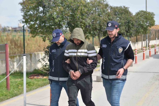 Göçmen Kaçakçılığı Yapan Bir Kişi Tutuklandı