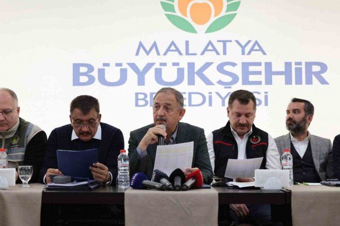 Ak Partili Özhaseki: “Chp’liler Deprem Bölgesine Gelsin, Kimler Hizmet Ediyor Görsün”