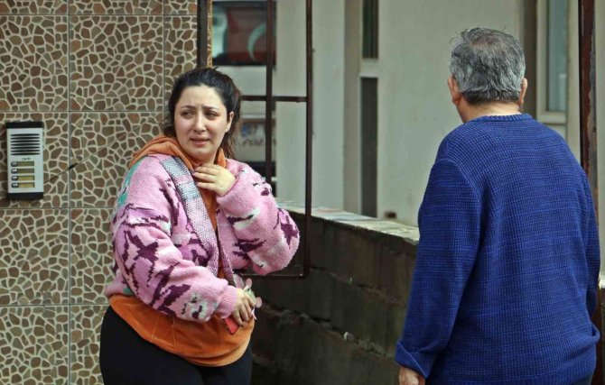 Antalya’da Yanan Daire Kullanılamaz Hale Geldi, Apartman Sakinleri Korku Yaşadı