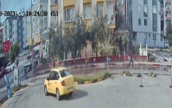 Girdiği Apartmanın ‘Whatsapp’ Grubuyla Planları Alt Üst Olan Hırsız ‘Jet’ Hızıyla Yakalandı