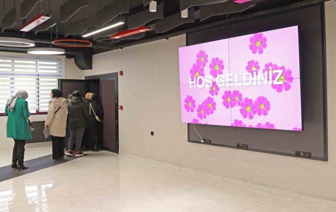 Depremzede Öğrenciler İçin Sinema Etkinliği Düzenlendi