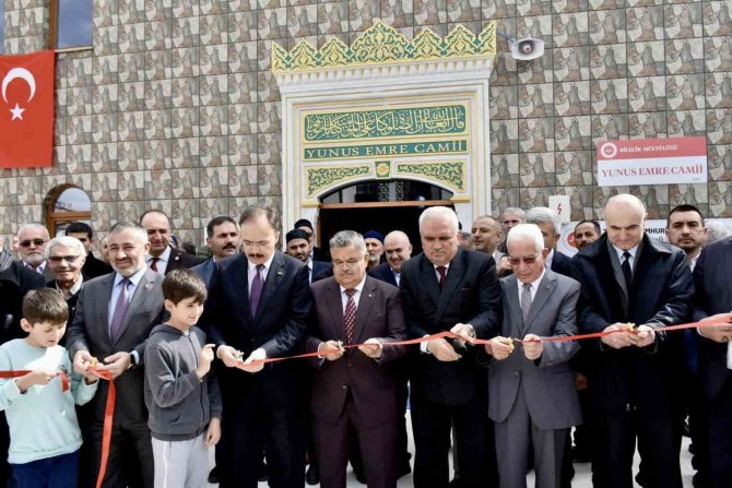 Yunus Emre Camii Dualarla Açıldı