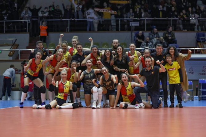 Voleybolda İ̇zmir Derbisi