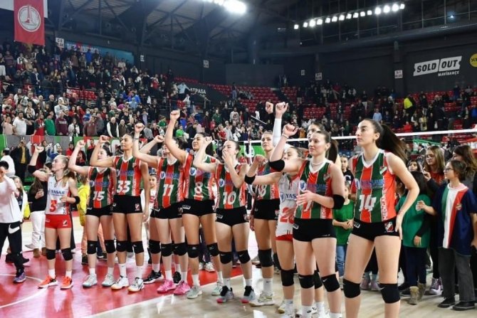 Voleybolda İ̇zmir Derbisi