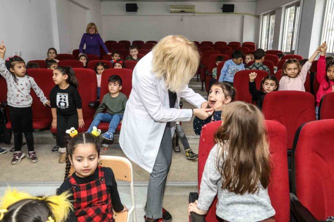 Buca Belediyesinden Miniklere Diş Sağlığı Eğitimi