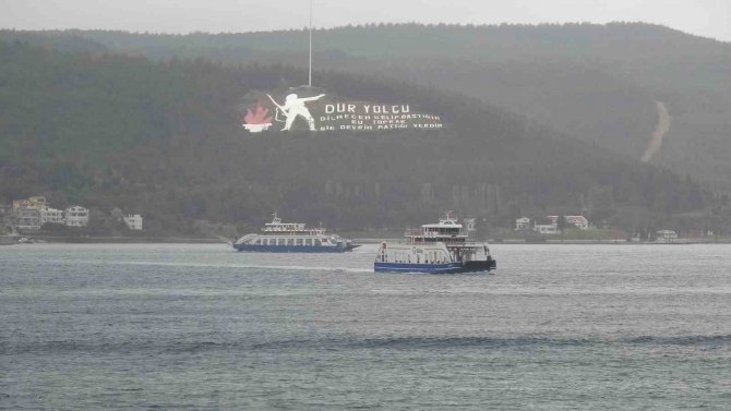 Bozcaada’ya Bazı Feribot Seferleri Fırtına Nedeniyle İptal Edildi