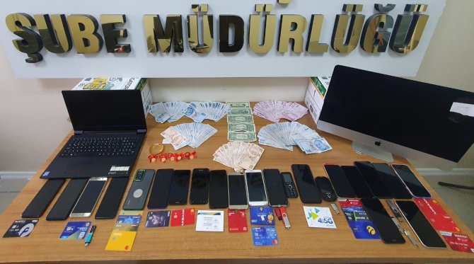 Konteyner Vadiyle 4 Milyon Tl’lik Vurgun Yapan 12 Kişi Tutuklandı