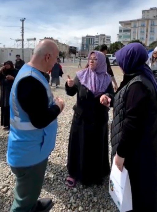 Depremzede Kadından Duygu Dolu Sözler: "Herkes Gitti, Sadece Devletimiz Kaldı"