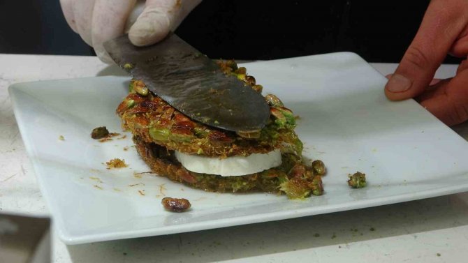 Hacıbaba Şubeleri Depremden Hasarsız Çıktı, Çalışan Kadrosuyla Çarklar Dönmeye Başladı