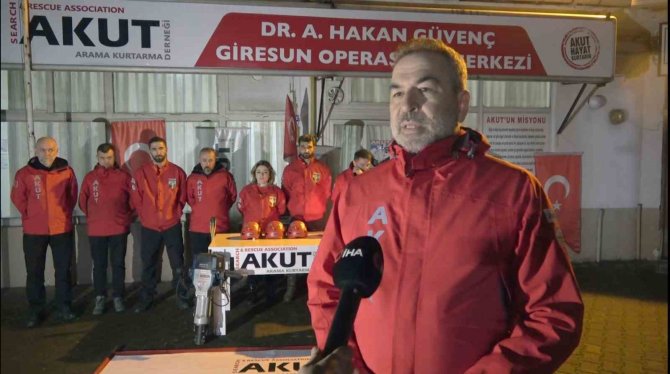 Depremde 12 Kişiyi Enkazdan Sağ Çıkaran Giresun Akut Ekibi Yaşadıkları O Anları Anlattı