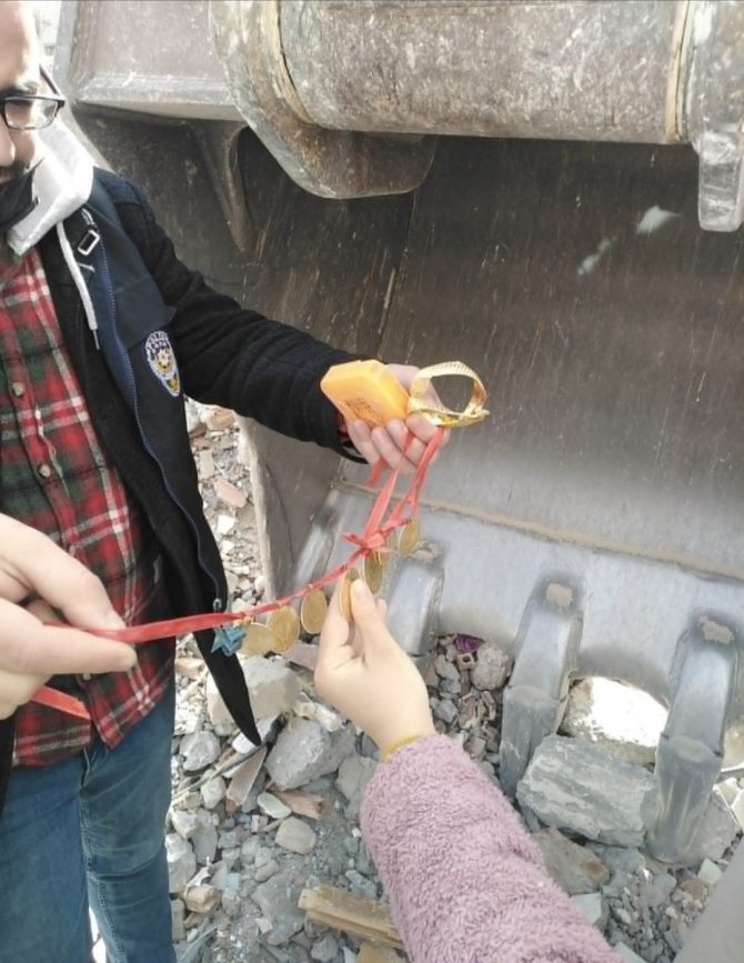 Elazığ Belediyesi Görevlilerinden Alkışlanacak Hareket