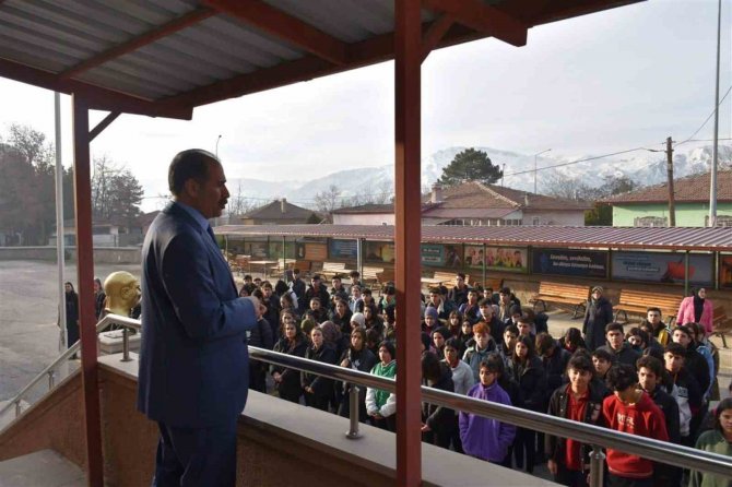 Gün, Lise Öğrencileriyle Buluştu