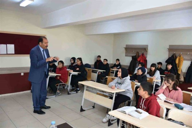 Gün, Lise Öğrencileriyle Buluştu