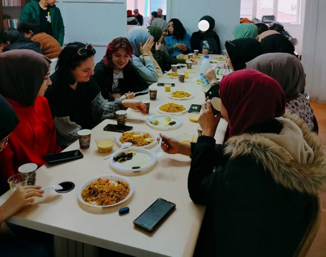 Eskişehir’de Okuyan Türk Dünyası Öğrencileri, Türklüğünün Yöresel Lezzetleri Etrafında Toplandı