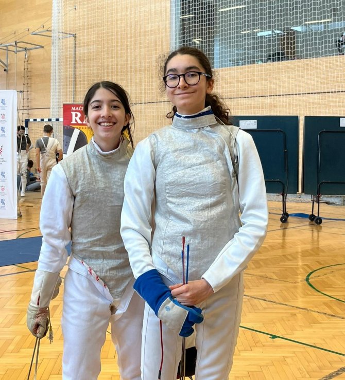 Eskrimde Elif Ada Yıldız Bronz Madalya Kazandı