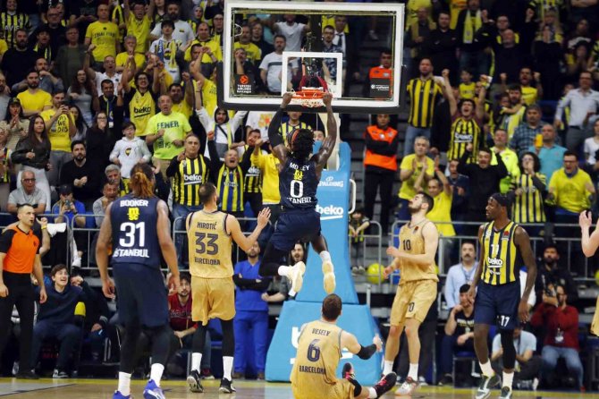 Thy Euroleague: Fenerbahçe Beko: 81 - Barcelona: 73
