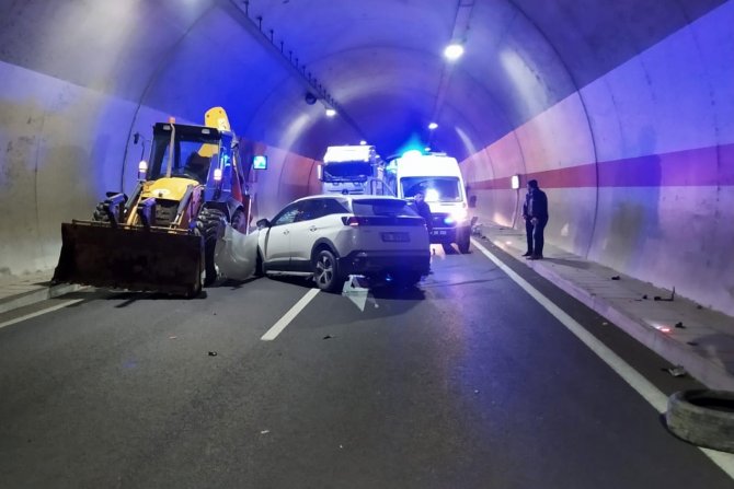 Tünel İçindeki Kazada 1 Kişi Yaralandı